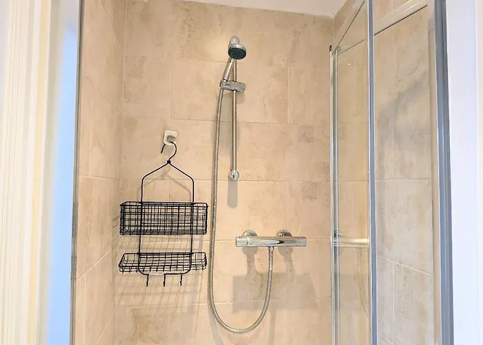 43 Sutherland * York